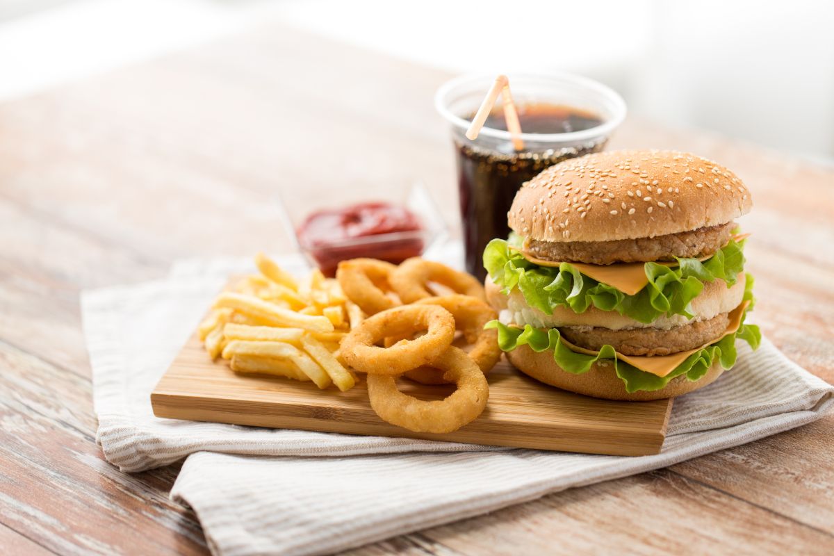ErinPalinski's tweet image. Eating low carb while enjoying fast food? It&apos;s possible at Wendy&apos;s! 🥗🍔 Discover the best blood sugar-friendly menu options  in my latest blog: bit.ly/3qyH7Kl #LowCarb #WendysMenu #BloodSugarBalance