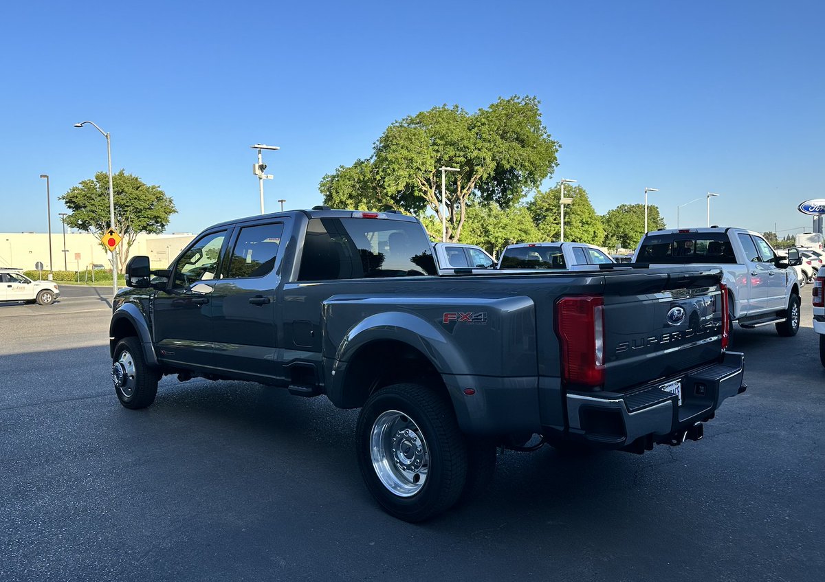 Unlock supreme power with the Ford F450 at Heritage Ford Modesto! 💪🚀 

Johnson's got the keys to this titan on wheels. Ready for a heavy-duty adventure? #FordF450 #HeritageFord 🚚🌟