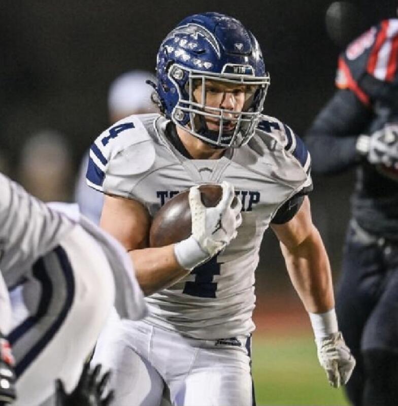 PaFootballNews's tweet photo. 2023 PFN Player Profile: Getting to know Manheim Twp RB/LB Declan Clancy https://t.co/pF53RQYRGV https://t.co/kozBHXNkxA