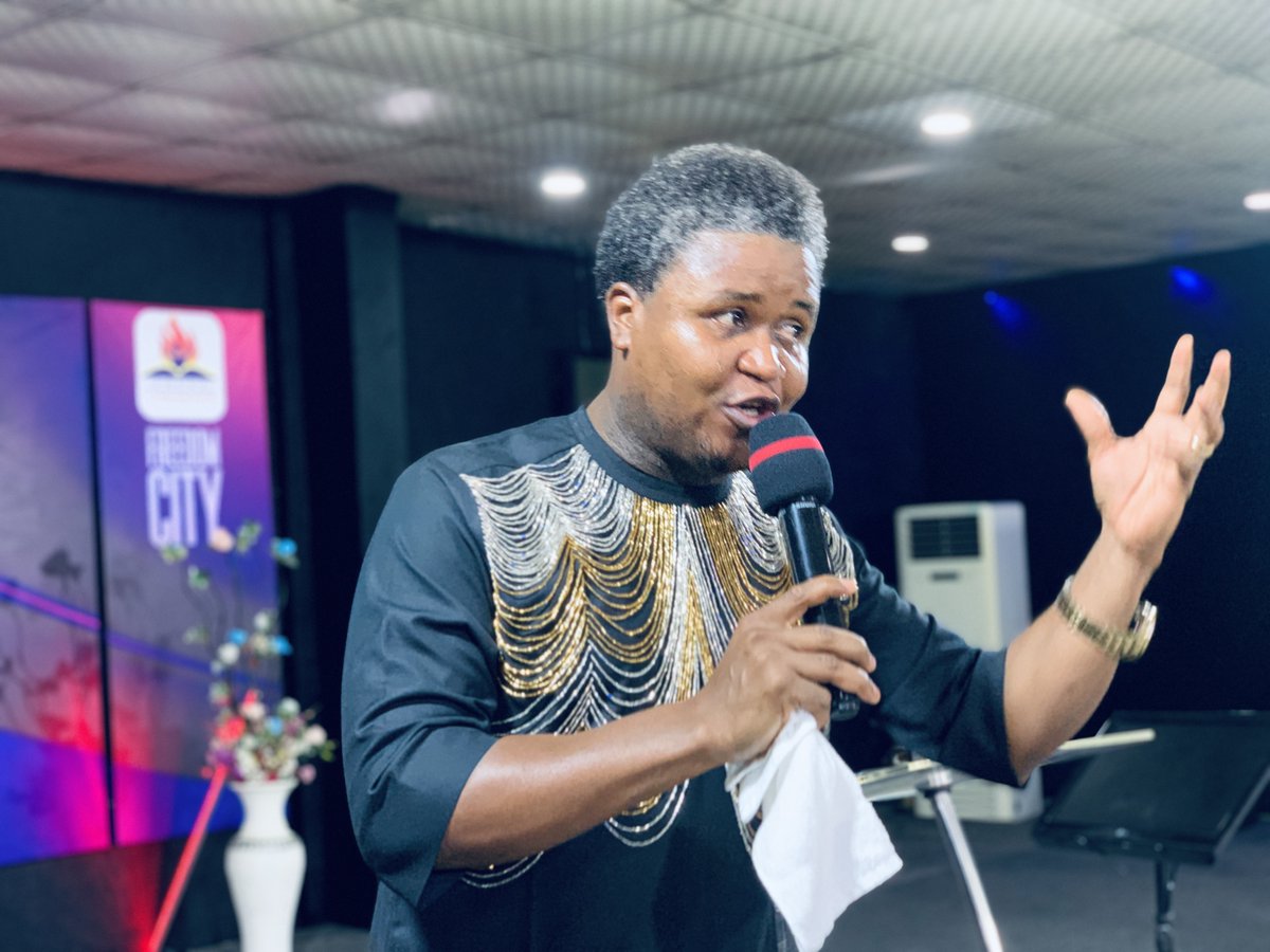 Freedom_cityHQ's tweet photo. @Rev_VitalisOnah inculcating the word of God to his people as usual.
God is the same yesterday, today and forever!
Hallelujah!
#Tnccc
#Freedomcity
#Teachingtheword https://t.co/cHGOIgDgOK