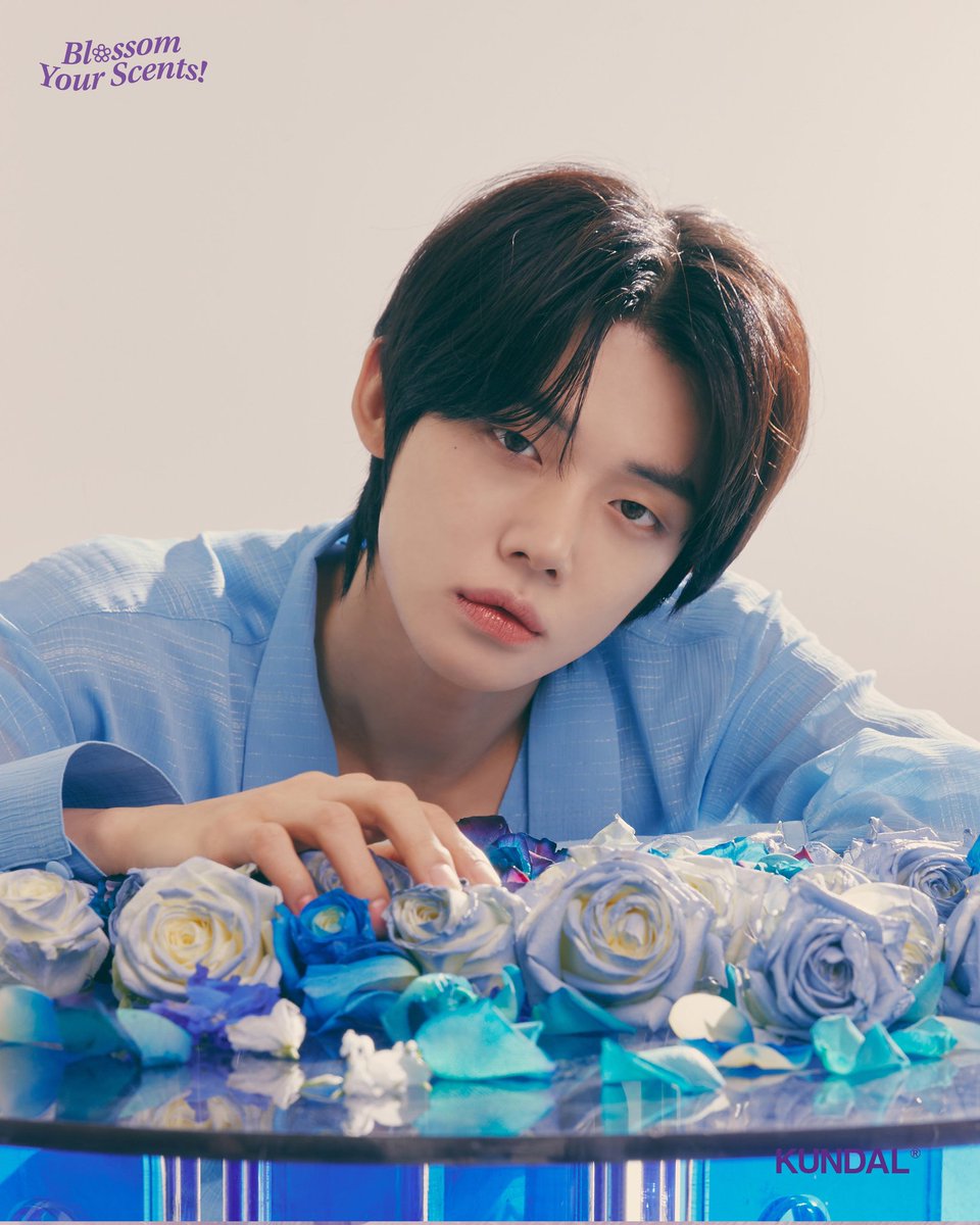 Come in and marvel at how beautifully caught and unspoilt the images are. Capturing an intriguing shot angle that shows the flawless side of his face, as if he were a prince from the country of flowers who looks cutting-edge lovely.