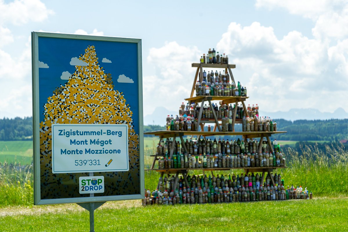 PraeventTabacum's tweet photo. Giftigster Berg der 🇨🇭aus 539'331 Stummeln
🌱
Die nationale Zigistummel-Sammelaktion von #stop2drop war ein grosser und gleichzeitig trauriger Erfolg:
Zwei Wochen lang sammelten 2’890 Schulkinder, Jugendliche und Erwachsene 539'331 Zigarettenstummel
https://t.co/GlEgelQm0c https://t.co/mXew5UQUnT