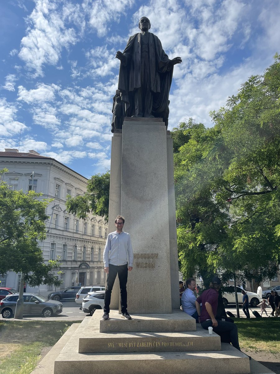missing_link_io's tweet photo. We’ve made it to Prague for #EthPrague and #DeFiSummit! 

Woodrow Wilson greeted us upon arrival. See you at @EthPrague https://t.co/pR0P3132QD