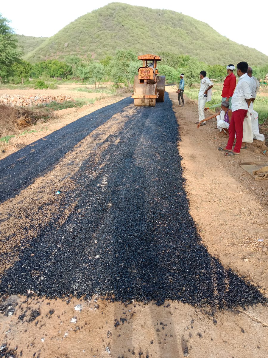 बल्लभगढ़ से करावली गोविंदपुरा सड़क मार्ग पर आज से डाबरीकरण शुरू हो गया माननीय श्री भजन लाल जाटव जी PWD Minister Govt. Of Rajasthan  एवं वैर विधानसभा क्षेत्र के लोकप्रिय विधायक जी का बहुत बहुत आभार एवं धन्यवाद.. 🙏🙏🙏 बहुत ही सराहनीय कार्य मंत्री जी महोदय के, <a href="/bhajanlaljatav/">Bhajanlal Jatav</a>