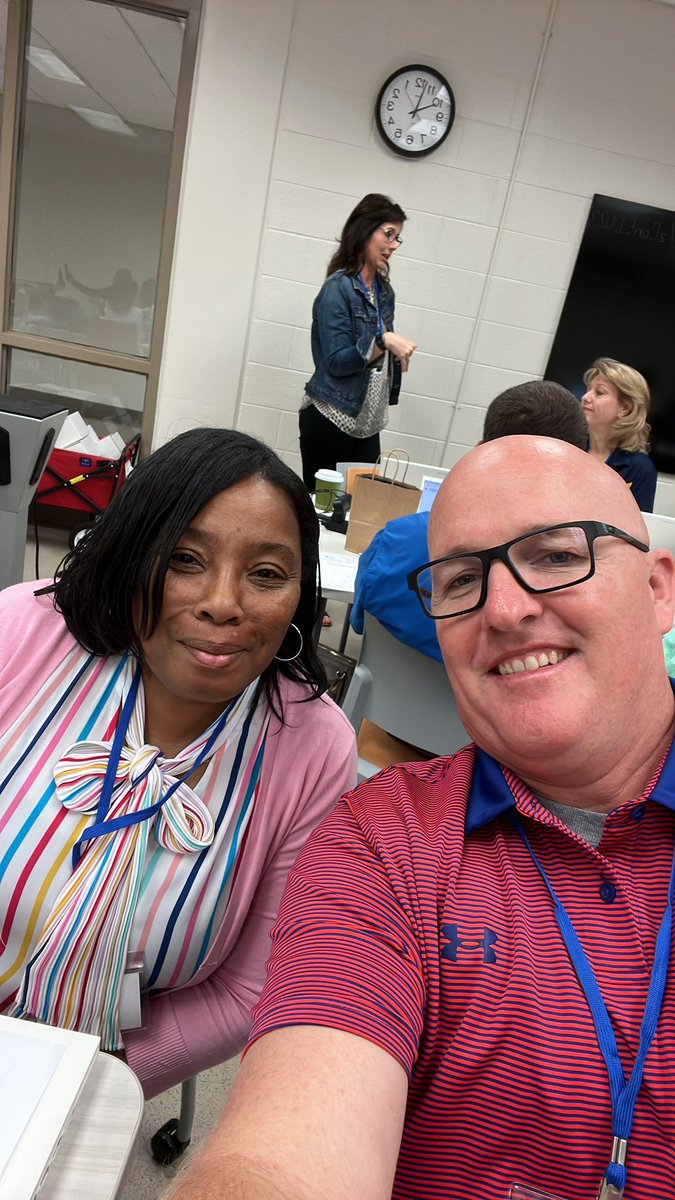 ronnie_shipman's tweet image. Learning at zCon @zSpace 
How can we help teachers implement this technology in their classroom?