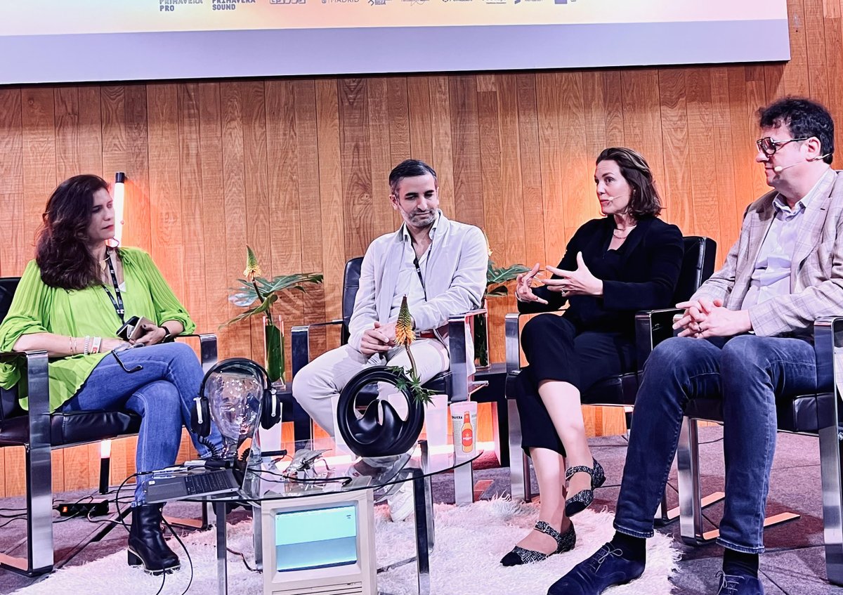 Centralized control &amp; ownership of data is a fundamental problem—but it’s the manipulation through algorithms that damages society. It’s all controlled by a few platforms &amp; their commercial interests. Decentralization can reverse this.
-Martina Larkin #ProjectLiberty w/ <a href="/Ursulaok/">Ursulaok.eth</a>