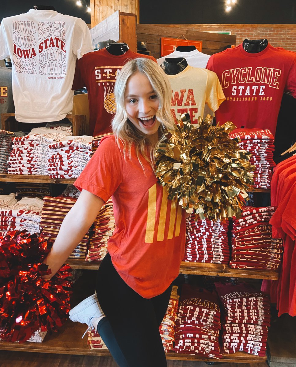 Cheers to all the freshmen visiting for orientation this month 👏🎊
FRESHMEN: Stop by Barefoot for a STUDENT freebie and a PARENT FREE TEE.
{limit to one tee per family, parent must be present, while supplies last}
#shopbarefoot #cyclONEnation #iowastate #cyclones