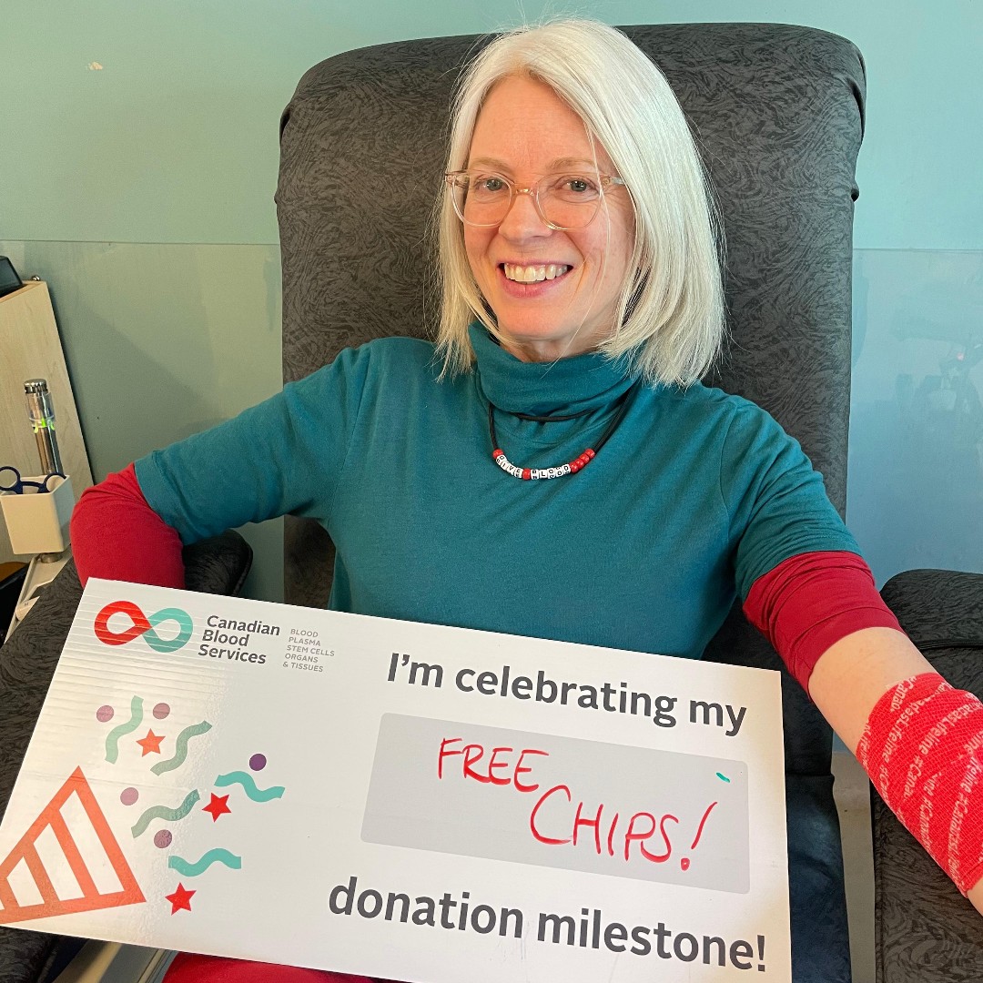 We love seeing Canadian Blood Services staff support patients across Canada!

From our Head Office in Ottawa, Jennifer donated blood to help shine a light on the need for new donors to strengthen Canada's Lifeline. Thank you, Jennifer!

@CanadasLifeline #ShineALight #BloodForLife