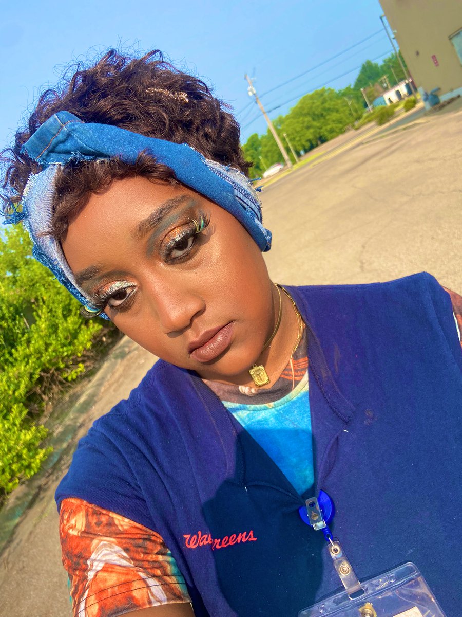 KayTea1999's tweet photo. She cute but she bout her business 👩🏾‍💼 https://t.co/cbhkBg3CLv