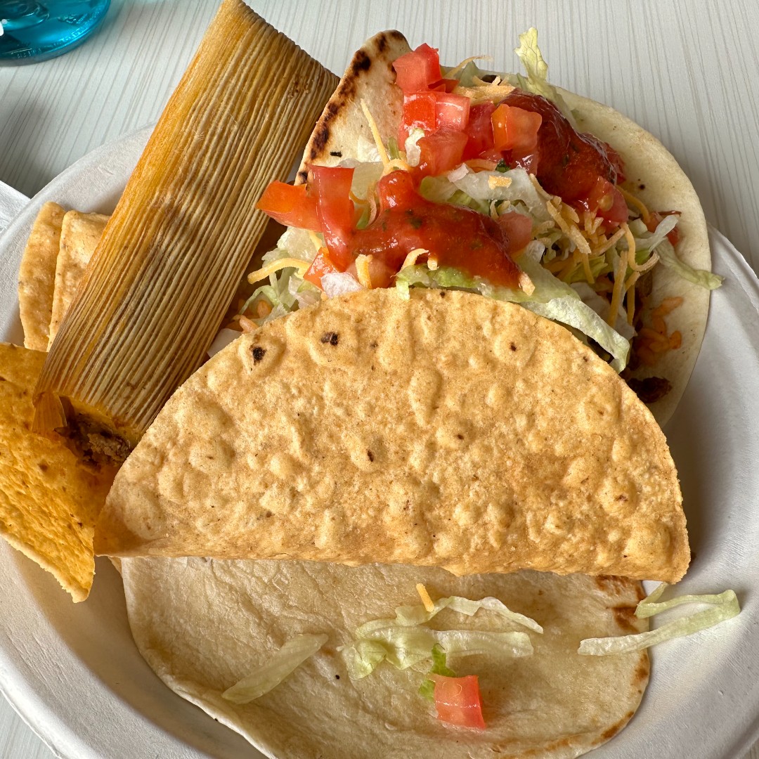 revelmarketing's tweet photo. Earlier this week, we got together with our friends at WP Harbor to celebrate our successful partnership. We couldn't ask for a better team of people to work with & there's no better way to celebrate than with tacos from Navarro. ๐ฎ ๐
#teamtailgate #teamlunch #madeinmuskegon https://t.co/3LyTkt1LQX