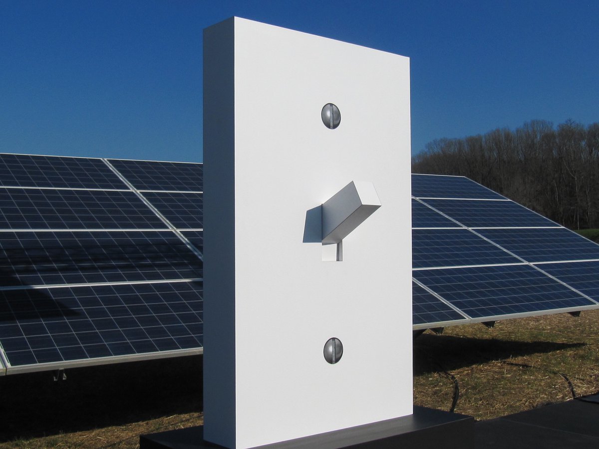 USLightEnergy's tweet photo. 🌞 Exciting news! 
We've powered on our latest solar project in #Rome, NY! Introducing our Rome Solar Farm, a groundbreaking 7MWdc capacity site. Join us as we lead the charge for a new generation. 
#USLightEnergy #SolarPower #RenewableEnergy #RomeNY #CleanEnergy #USLE https://t.co/z9wjbrwY56