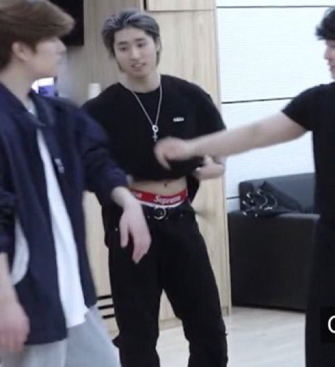 hanjionmyphone's tweet photo. y'all ruined these for me with hyunjin bc now it's all i can think about https://t.co/WiFGTypbFU
