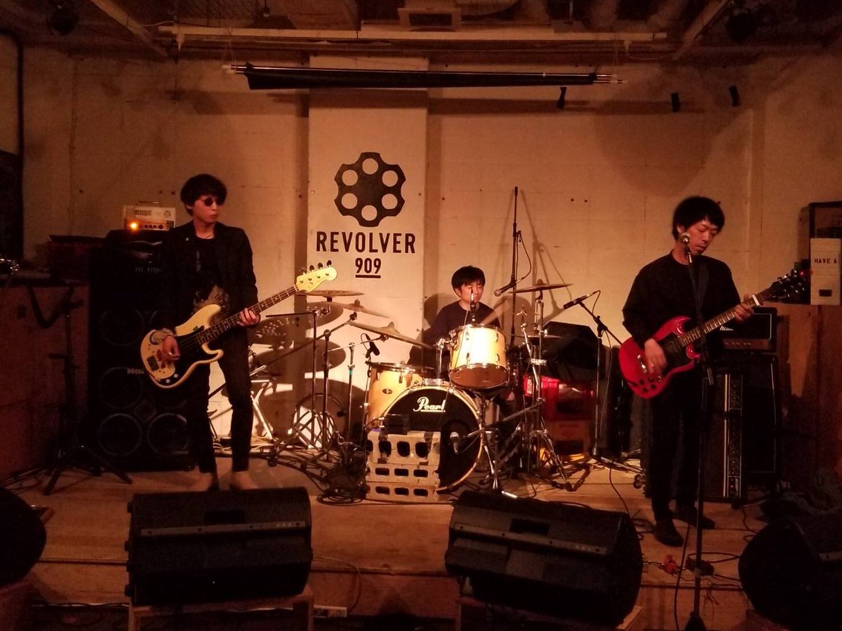 BassJunky's tweet photo. #Planet_Stomp🪐Ver.1@Revolver

そこにいらした主役の全皆さん
有難うございました。
三者三様ビートルズカバー、キャラが乗ってて着実に音を楽しむ空間！
ペピンズのカバーはFor No Oneでした◉

打ち上げ終了時の光景も夏を感じざるを得なくて良き。

マイイベ次回は6/9金曜日、
飲みましょう！ https://t.co/BcMRQjts7f