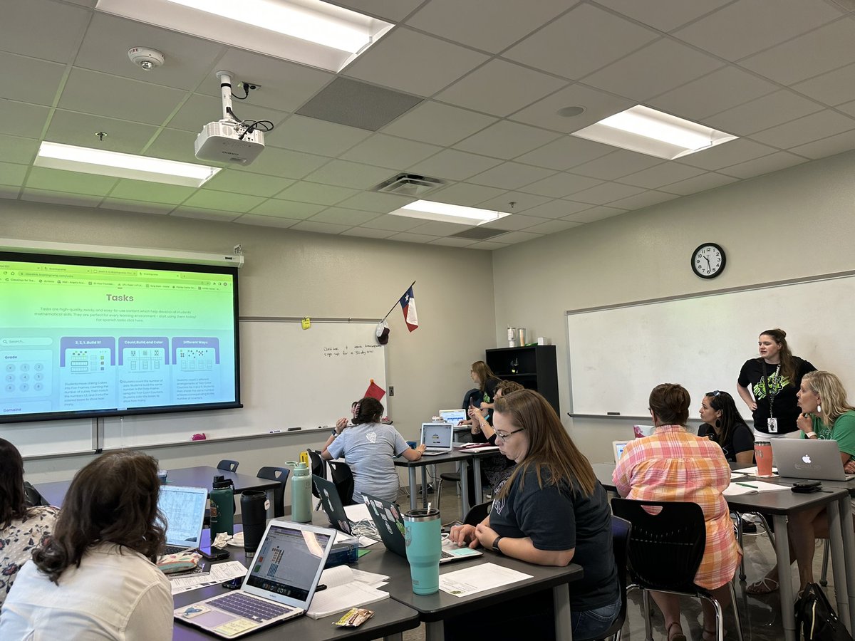 Sooo many ooohhhsss and aaahhhsss this morning! <a href="/jodimac99CISD/">Jodi Machacek</a> <a href="/hanna_schramm/">Hanna Schramm</a> #comalu23 <a href="/brainingcamp/">Brainingcamp</a>