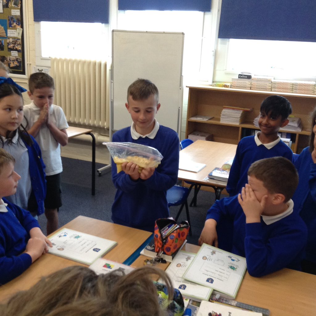 latimerprimary's tweet photo. ClassLV had great fun this morning replicating the digestive system using a pair of tights, a banana, crackers, orange juice, water, paper cups, a sealable plastic bag and a dish. #bringinglearningalive #latimerscience #bodilyfluids https://t.co/6rmB5J6nz8