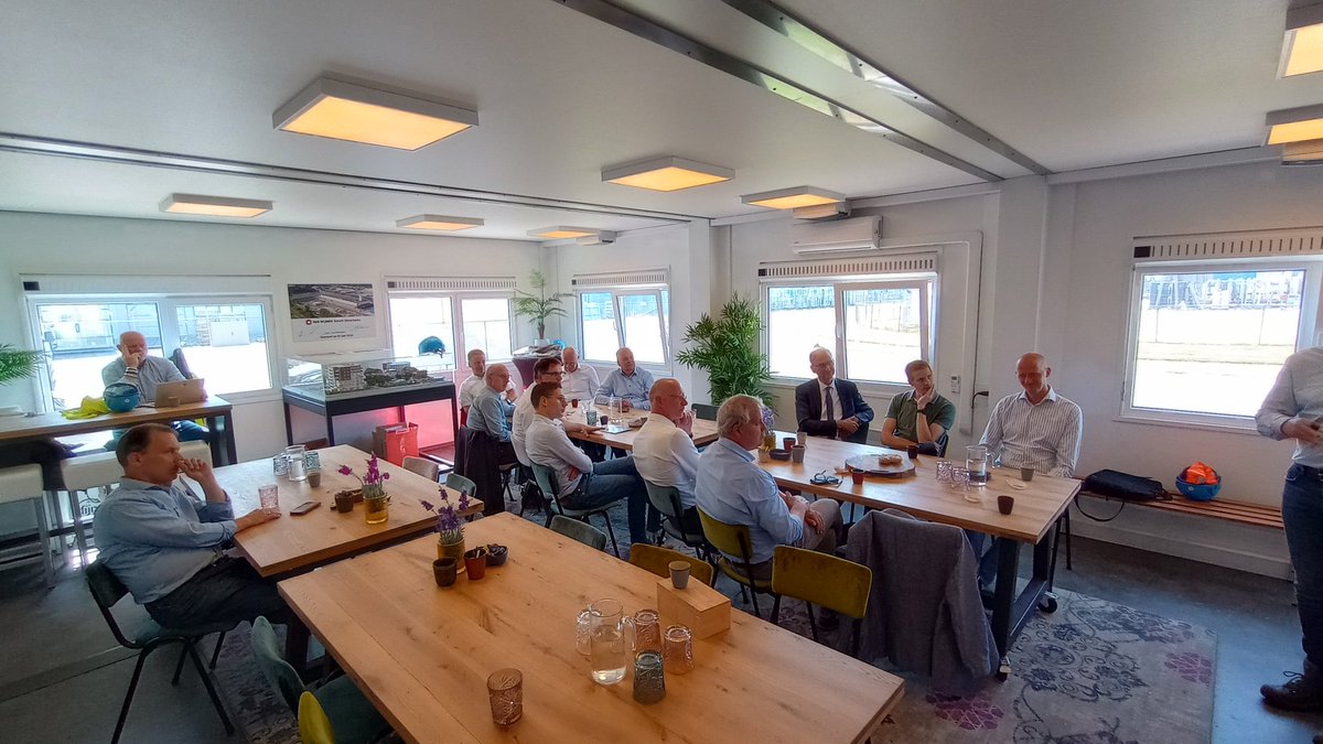 WONINGBOUW | Werkbezoek bij <a href="/VanWijnenGroep/">Van Wijnen</a> in Heerenveen. Inovatief en snel huizen bouwen. Mooie optie voor oplossing woningtekort.