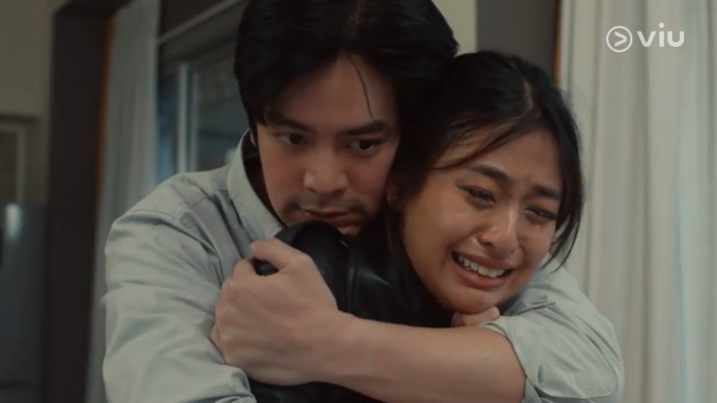 JoshBiOFC's tweet photo. Ang sakit nung line na HINDI KITA MAHAL ni Alex pero nakakakilig yung line ni Renz na AKO DIN PERO KAHIT HINDI KITA MAHAL, HINDI KITA IIWAN! Ang galing niyo dito @gabbi @iamjoshuagarcia

JOSHBIutifulPair RELEX
#UMHParamdamNiRose
GABBI AS ALEXANDRA ZHANG https://t.co/oPDXIe7TPu