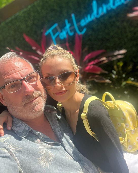 Dinner with #aprillove #aprilwild #aprillovewild @AprilLove_xo https://t.co/n6BsTu2qUv<a href="/tag/aprillove"class="tags">#aprillove</a><a href="/tag/aprilwild"class="tags">#aprilwild</a><a href="/tag/aprillovewild"class="tags">#aprillovewild</a>