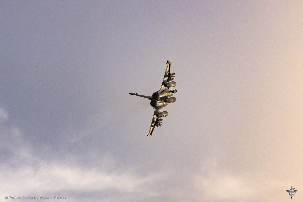 EtatMajorFR's tweet photo. #Chammal | #Bilan des opérations aériennes conduites en mai sur la Base aérienne projetée au Levant :
➡️ Du 1er au 31/05, les Rafale déployés dans @CJTFOIR ont réalisé 68 sorties.
Au Levant, #LaMissionContinue pour les militaires 🇫🇷 engagés dans la Coalition contre Daech. https://t.co/k0aB0o7MMO