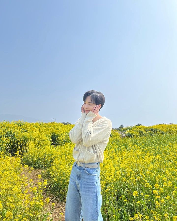 KJH0608_SUPPORT's tweet photo. #종현생일_행복해성_빛나나봄
종현아 생일 너무 너무 축하해
#HAPPY_JONGHYEON_DAY
오늘 하루 세상에서 가장 행복하길 바래 https://t.co/9hVrDS48U8