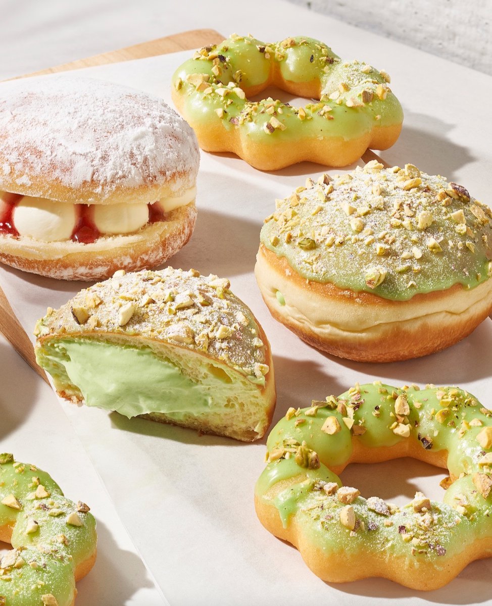 ParisBaguetteUS's tweet photo. Delightful bites. Warm welcomes. Vibrant summer flavors. ☀️
Swipe to see some of our new summer arrivals—available now at your neighborhood bakery cafe.
#PBMoments #ParisBaguette #summer #summeritems https://t.co/BqymsmuM7C
