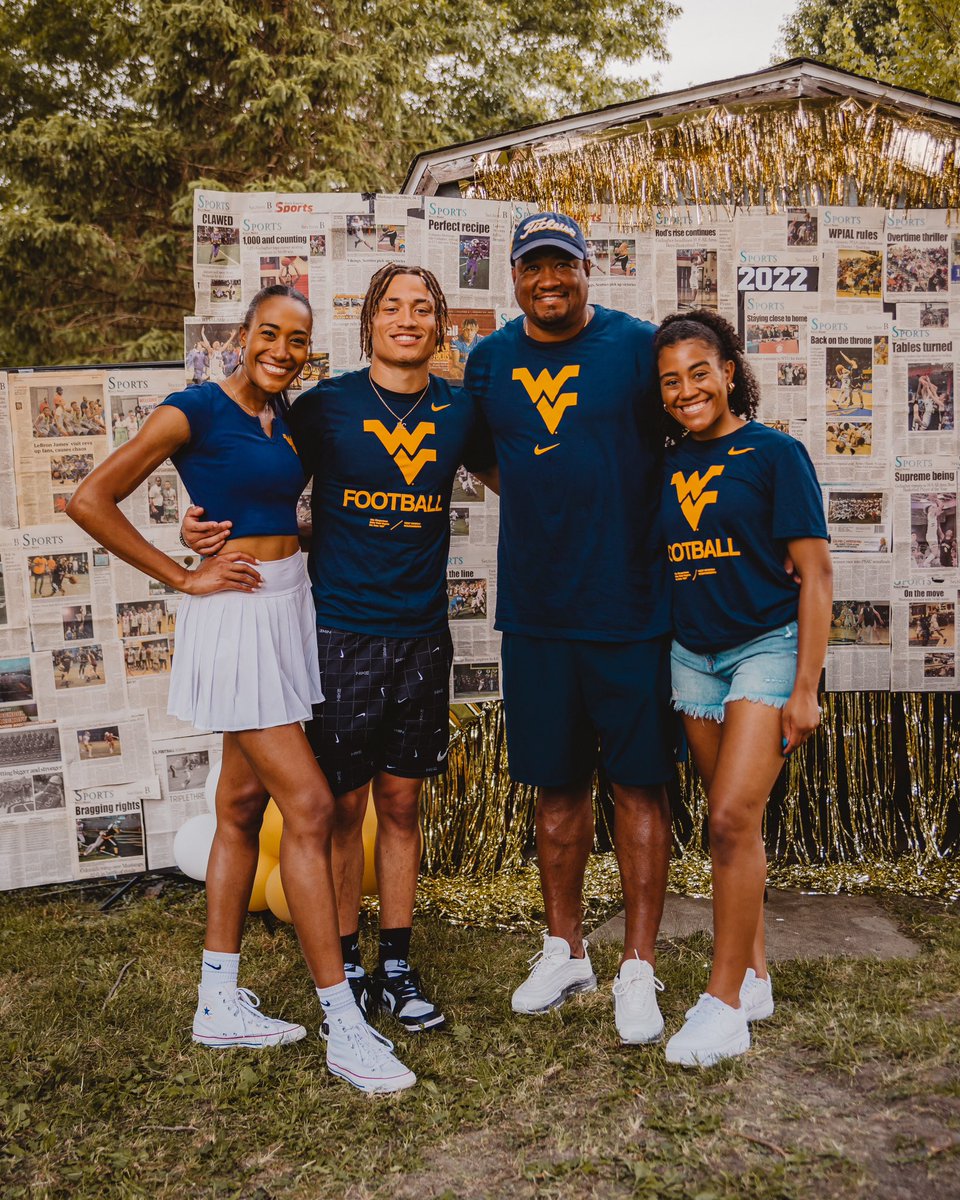 Alyssa Gallagher on Twitter "TheGallaghers CountryRoads WVUfootball"