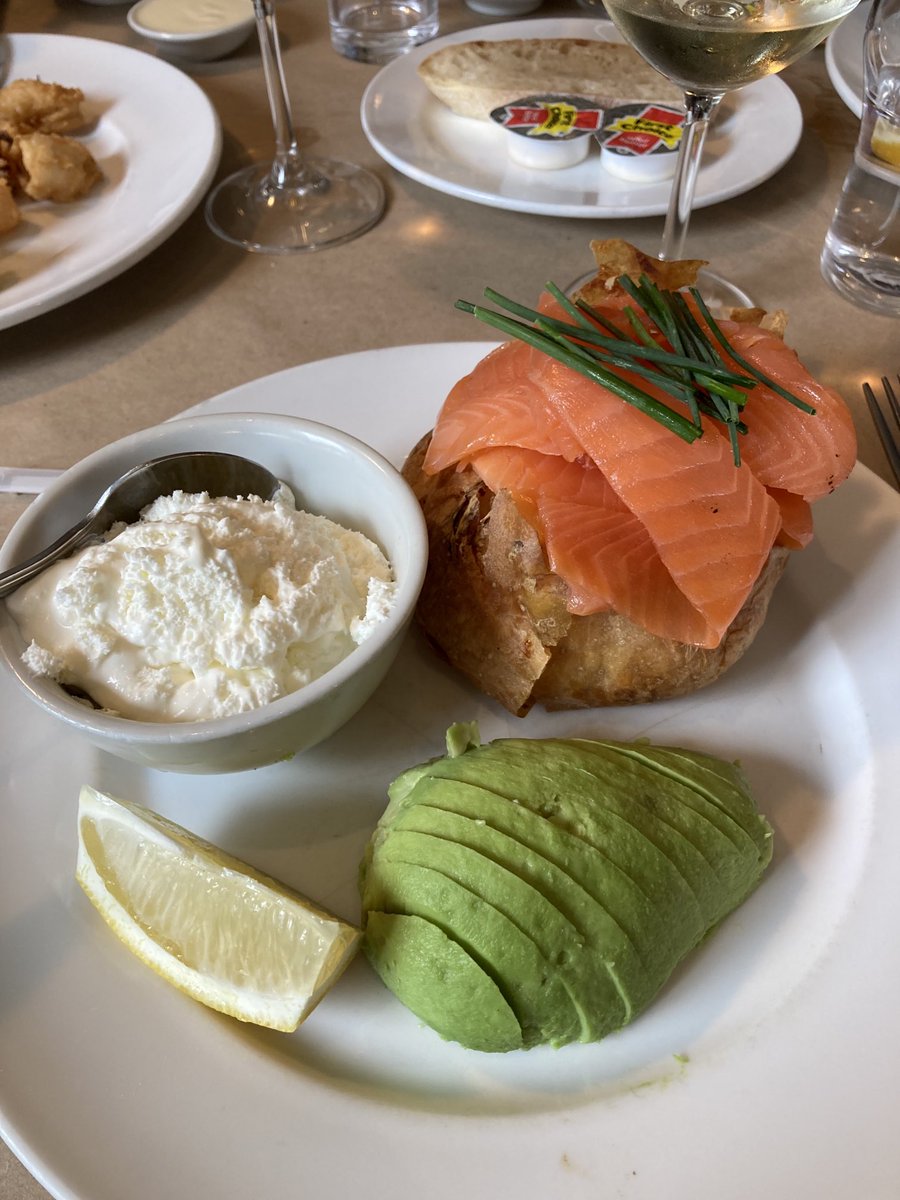 debbieflorence's tweet image. Summer style lunch mid winter in #CapeTown 🌧
My choice regardless of the weather! 
#Manos #GreenPoint