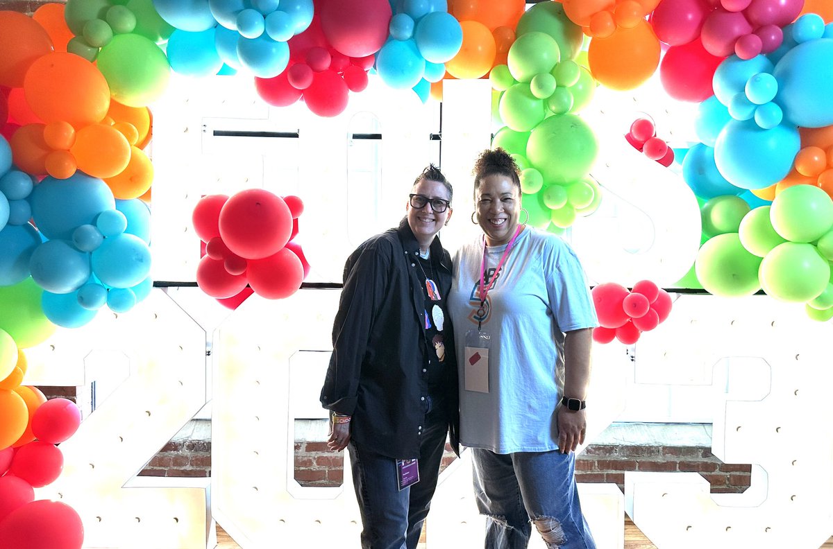 @APSITMelissa and I are ready to learn, share and connect with educators at @_EdFarm’s Future of Learning summit. #LearnWithEdFarm #APSITInspires @APSInstructTech @ahrosser @apsitnatasha