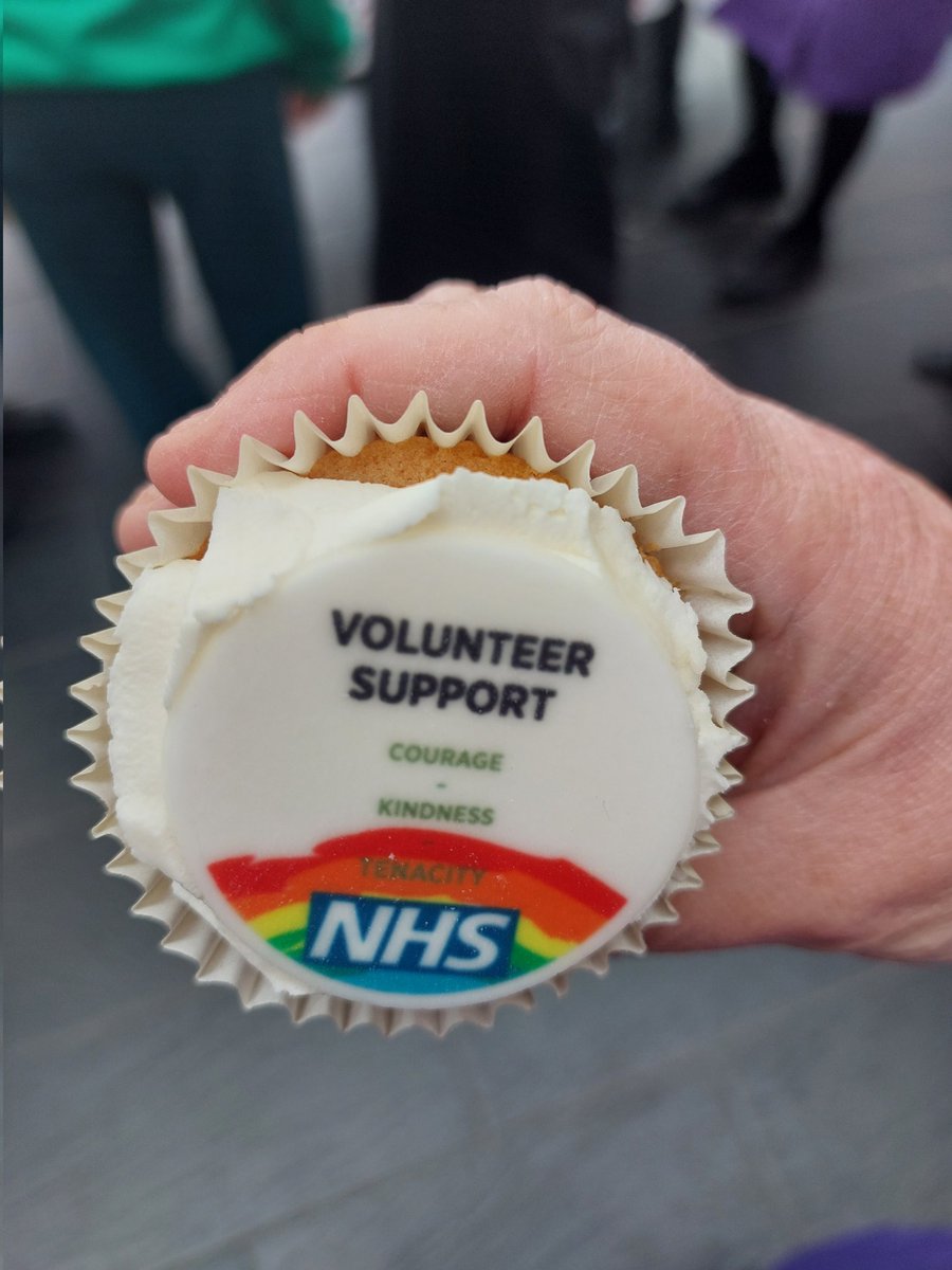 Brilliant celebration of #VolunteersWeek2023 @NewhamHospital, biggest #ThankYou to all of our volunteers for all that you do @Barts_Charity @BartsVolunteers @whiskers2108