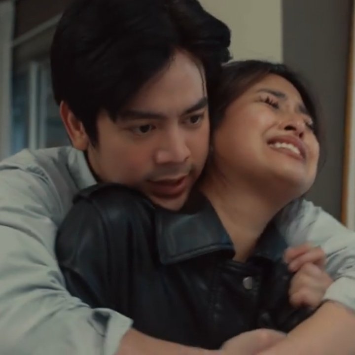 yasdfangirl_'s tweet photo. Halo-halo palagi nararamdaman namin sayo Alex! Grabeeeee 🙌🏻 kaya mo yan! 

@gabbi mata palang kuhang-kuha mo na emosyonnnn, galing mo girl!

GABBI AS ALEXANDRA ZHANG
#UMHParamdamNiRose https://t.co/6k9CZtgzTs