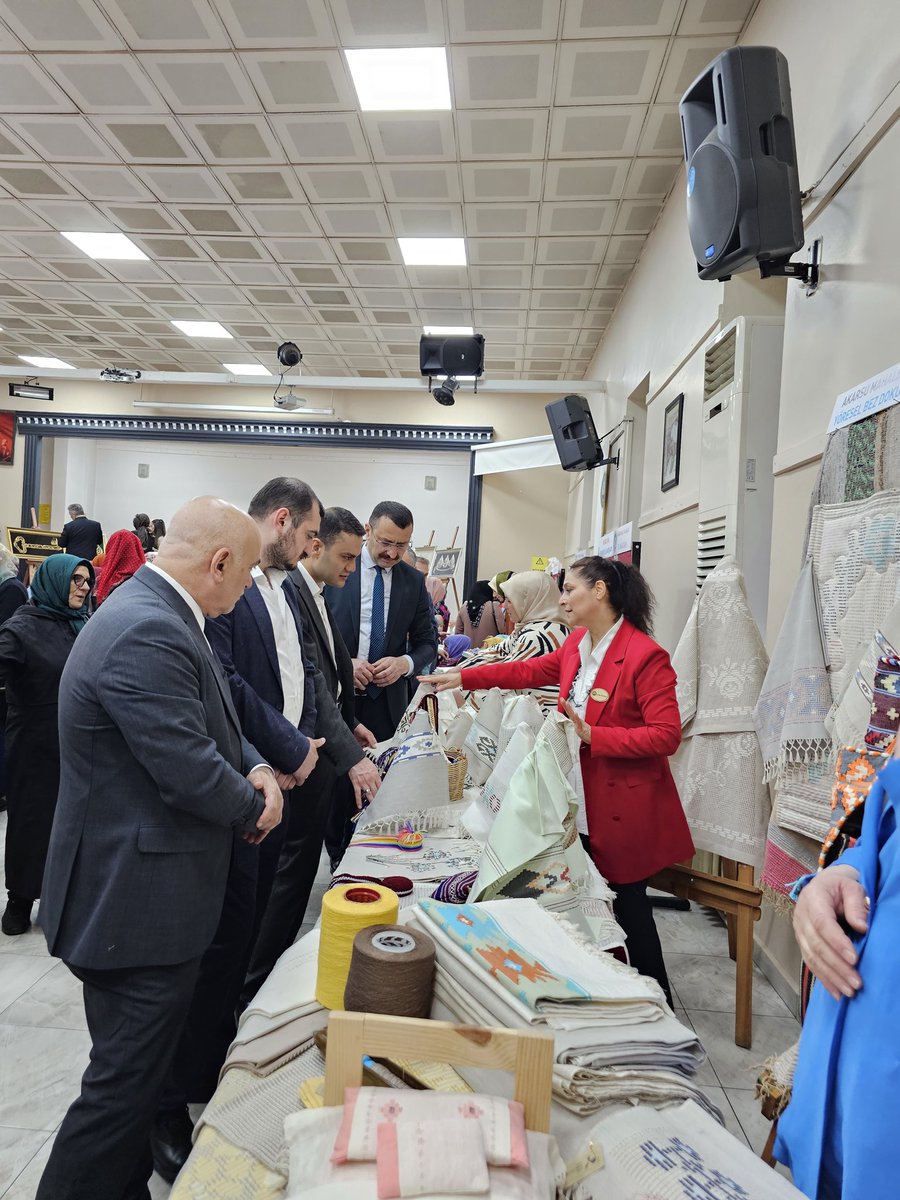 DDRFaTiH's tweet photo. @MackaHEM Hayat Boyu Öğrenme Haftası etkinlikleri çerçevesinde, Maçka Halk Eğitimi Merkezi  kursiyerleri ve usta öğreticilerinin hazırladıkları el emeği göz nuru ürünlerden oluşan yıl sonu sergisi düzenlendi. @tcmeb @Trabzon_MEM @mackakaymakamli @MackaMilliEgtm @mackabelediyesi https://t.co/Pbu08jsrBq