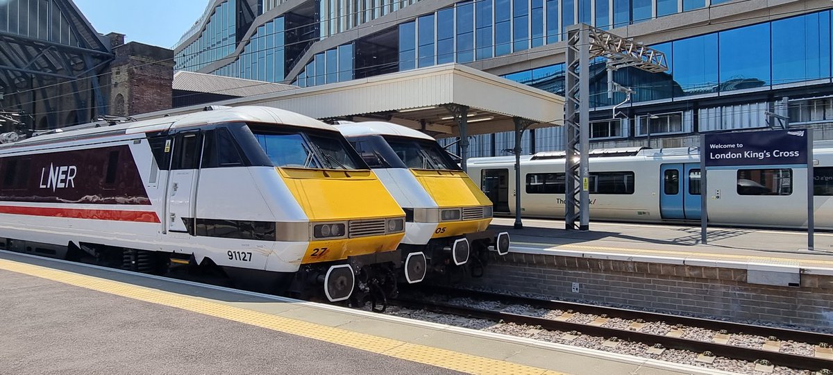 Well where are we off to this time?🤔

Its time to head south but how far south this time?🤨

Can you guess where Im off to?😏

This #DispatchersOfTwitter couldn't go wrong with some heritage traction to the big smoke!🏙️
#RailwayTwitter #RailwayFamily #IronRoad #Intercity225