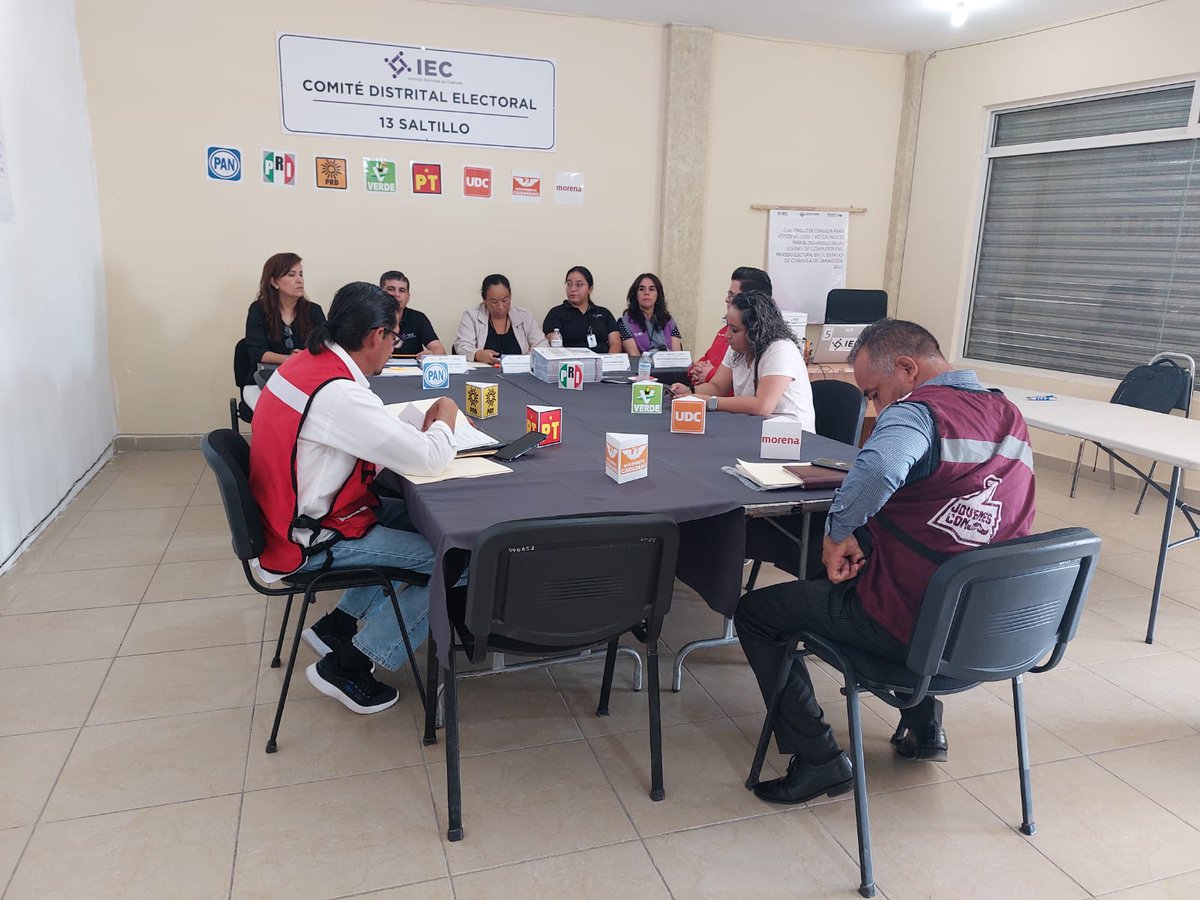 CD13_Coah's tweet photo. Sesión de computos #CDE13
#coahuila #iec #elecciones @rodrigo_0378 @IEC_Coahuila @Jorge_dlp @madeleyn3 @OscarDanieliec6 @letybravoo @MariSaucedo19 https://t.co/qVWwwCWOpb