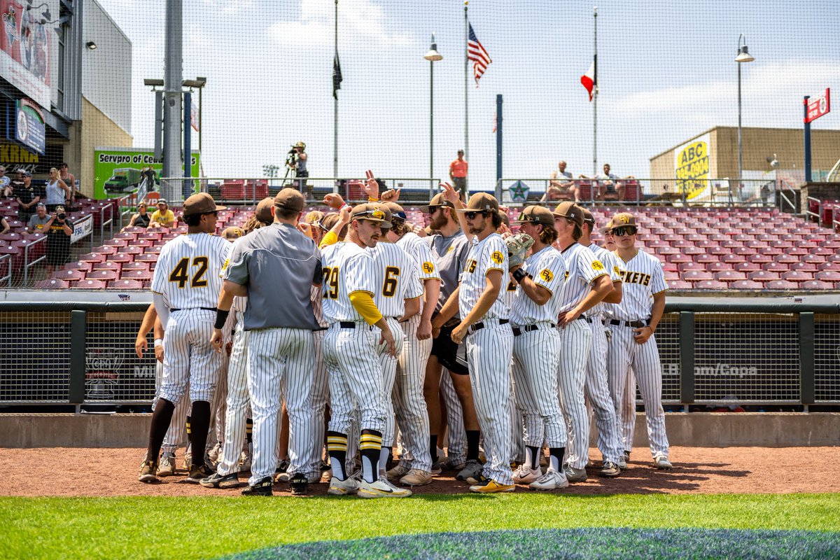 Love these guys! Super grateful to have had the opportunity to work with this team all year and cover them throughout the entire post season!

Huge shoutout to both <a href="/BHarrisonBW/">Brian Harrison</a> and <a href="/CoachRosinski/">Matt Rosinski</a> for allowing me to do what I do! 

#BWBoys