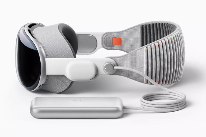MSaimHashmi's tweet photo. What is your vision about the Apple vision pro?

#AppleVisionPro #Apple #gadget #technology https://t.co/XBtHuwRh2H