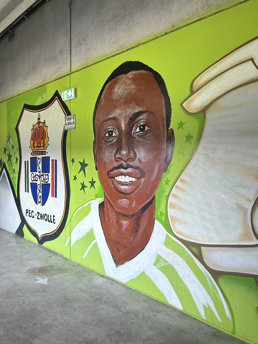 PECZwolle's tweet photo. Vandaag 34 jaar geleden vond de SLM-ramp plaats, waarbij 176 mensen onder wie Fred Patrick, speler van PEC Zwolle ‘82, om het leven kwamen. 🙏🏻

#peczwolle https://t.co/s6KZsCBWeJ