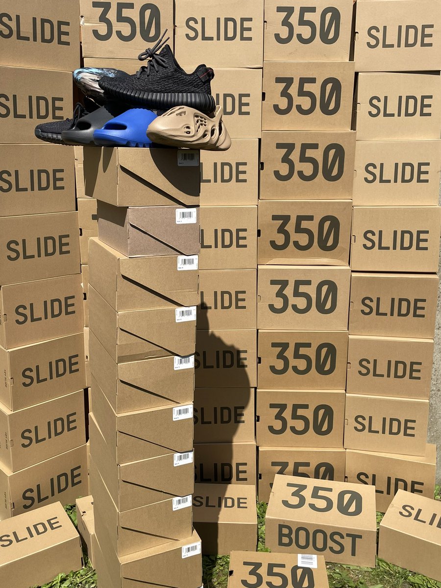 Got everything i wanted this yeezy day 
@NovumRaffles <a href="/ToolsLiquid/">Liquid Tools</a> <a href="/Kaisapprentice/">Kaikicks Apprentice</a>