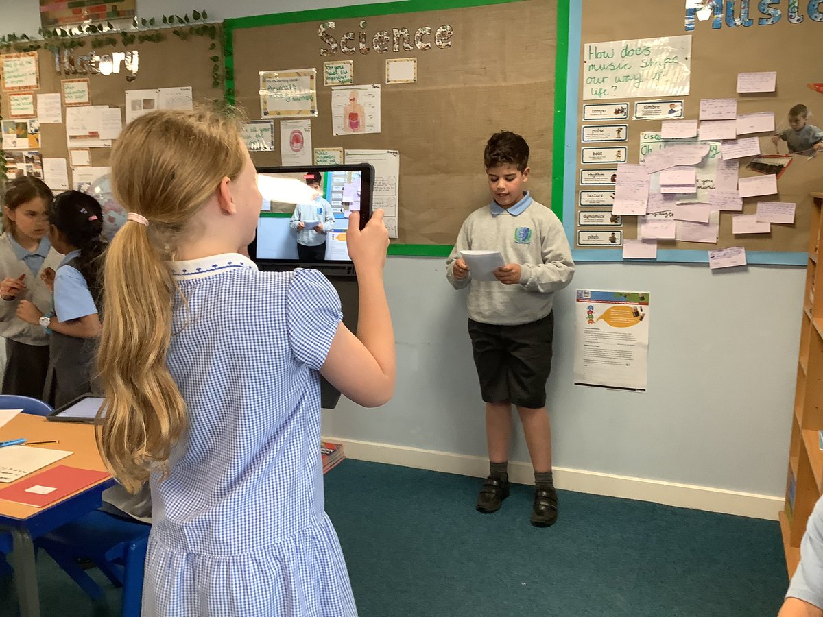StAgnesY4's tweet image. We have had a go at filming our own weather forecasts this afternoon #stagnescomputing