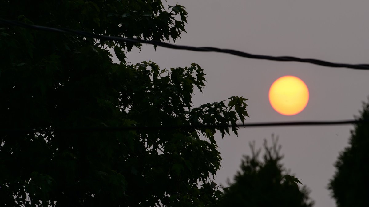 JBVideoROC's tweet photo. A few night shots and this morning's view in the #ROC from the wildfires...crazy. @scotthetsko https://t.co/wZjPKFRnyY