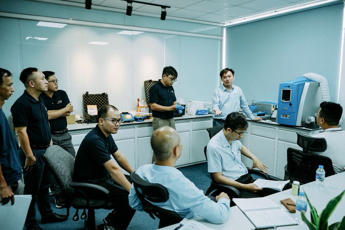 SpectroSci's tweet photo. Kudos to our APAC team for demonstrating the power of the MiniLab 153 analyzer at a recent event in Vietnam, which included attendees from energy &amp; petroleum sectors, off-road fleets &amp; commercial labs.  
#spectroscientific #onsiteoilanalysis #MiniLab153 #customersuccess https://t.co/AudbSBh3to