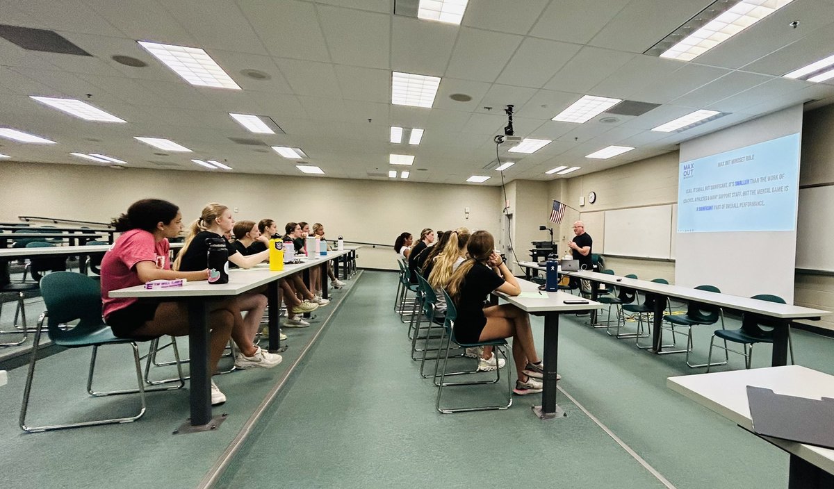 Great Wildcat Wednesday morning with <a href="/Doc_elitemind/">Dr. Larry Widman</a> 💪😼🧠