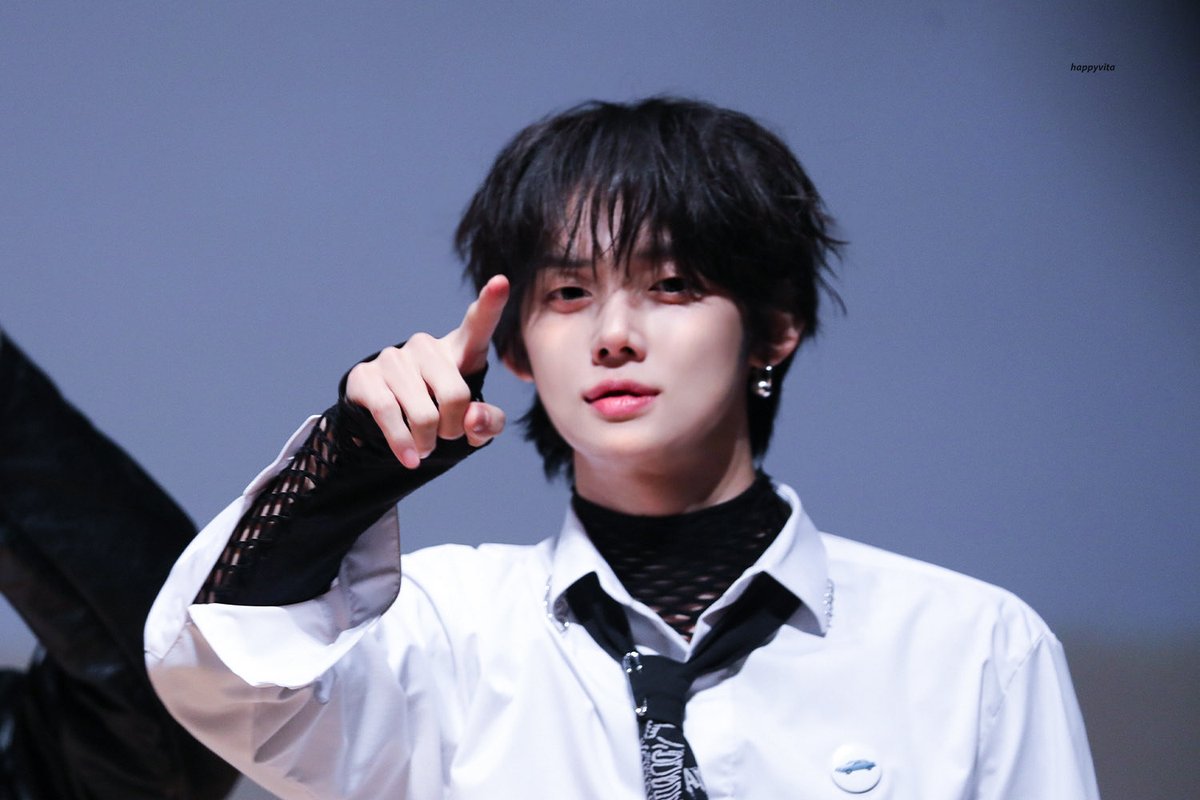 happyvita814's tweet photo. 230205 뮤직플랜트 연준 
 
#YEONJUN #연준 
#TXT #투모로우바이투게더 https://t.co/29OYegpjp3