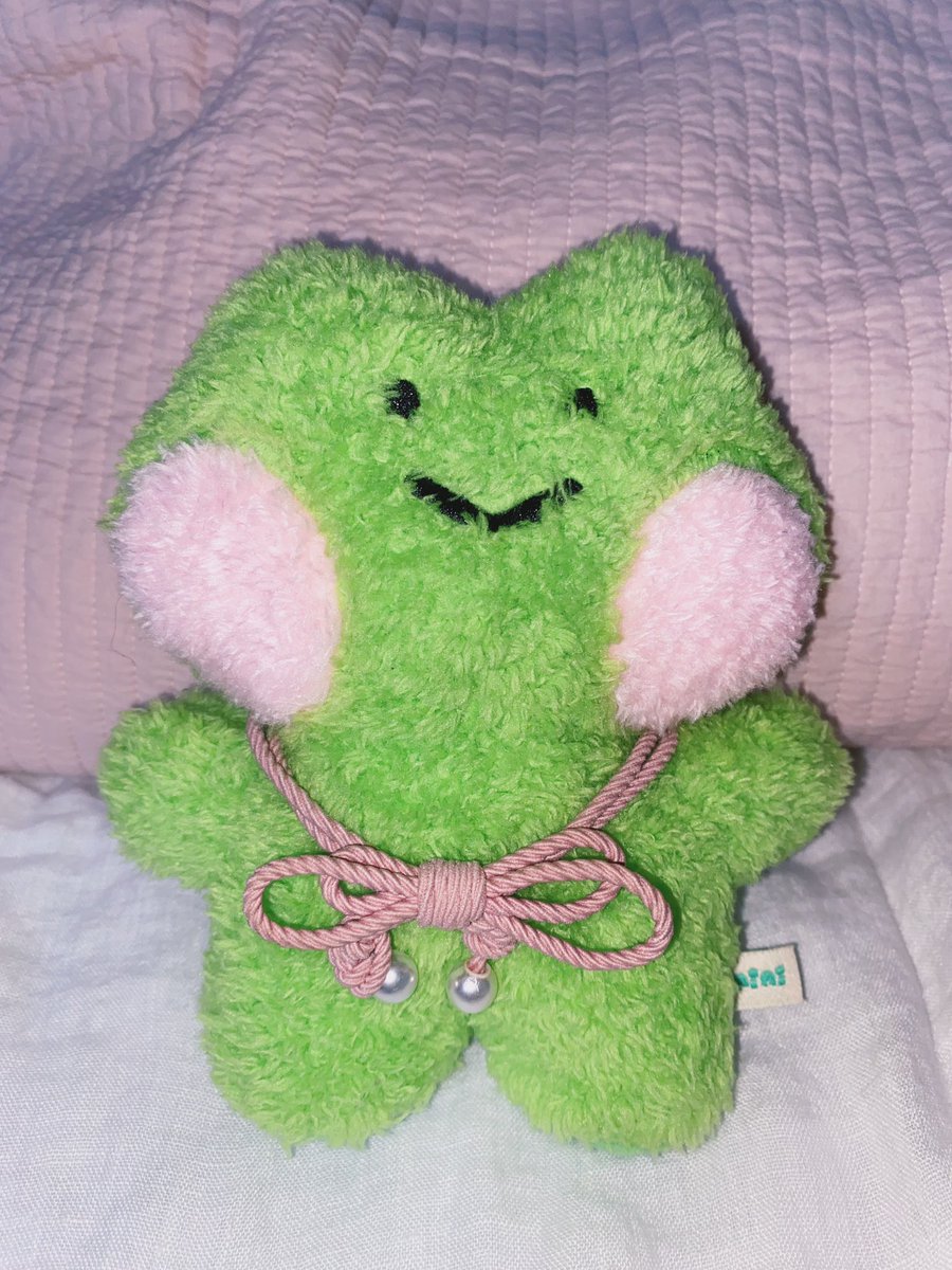 writing bass lines on sheet music is actually quite fun 😇