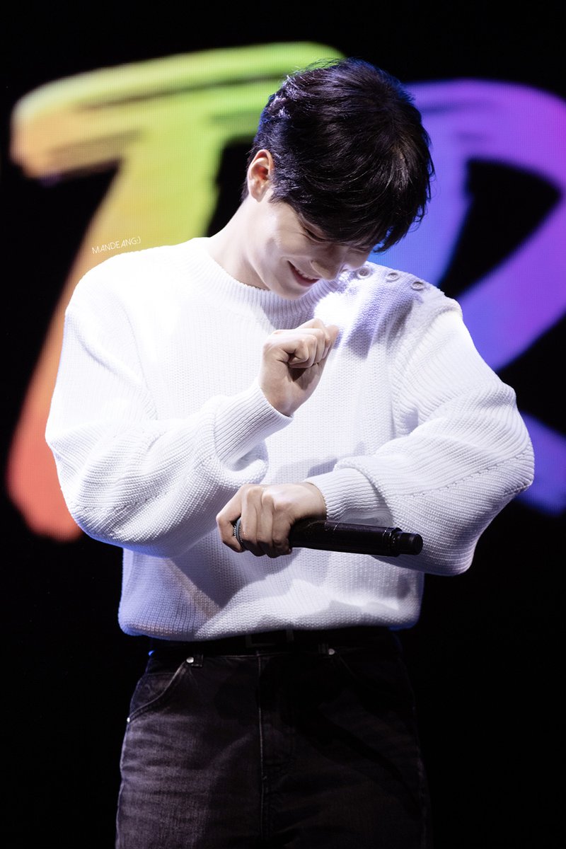 mandeang_a's tweet photo. 230521
2023 아론 팬미팅 SPECTRUM OF
MC 종현 HQ

올해에도 축하해 줄수 있어서 좋네❤️

#종현 #김종현 #JONGHYEON 
#종현생일_행복해성_빛나나봄
#HAPPY_JONGHYEON_DAY https://t.co/bwndwgH4JO