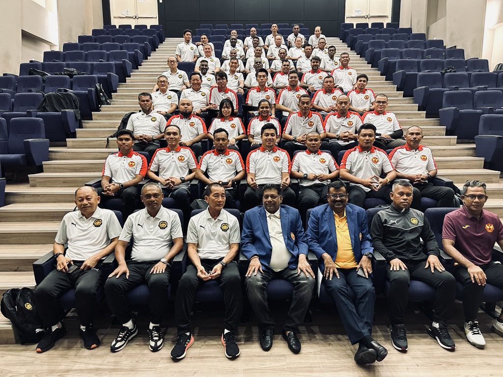 AbuIsaAli's tweet image. It’s been a year since I entered this journey of coaching and now I’m pursuing the next stage. Dreams Unleashed, Boundaries Shattered! 

Day 1 at AFC/FAM DIPLOMA LICENSE C 

#DreamChaser #UnleashingPotential #limitlesspossibilities