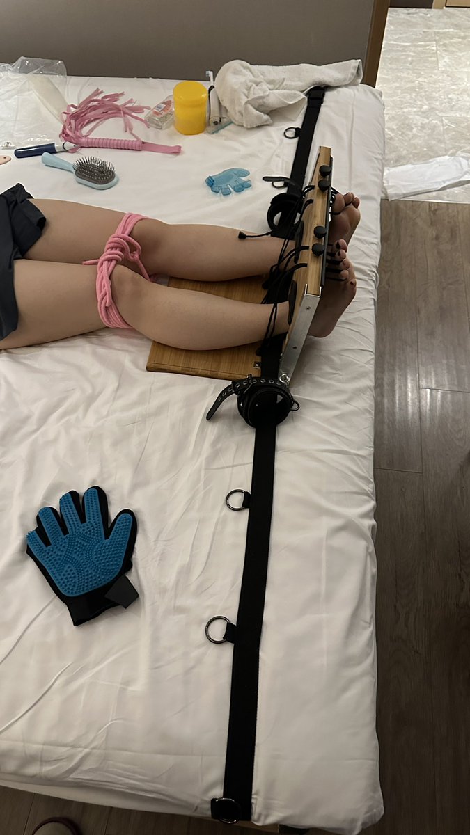 tickle_er_'s tweet photo. 约现视频截图 有没有想看视频的 私聊我看看 https://t.co/prym4EMn0v
