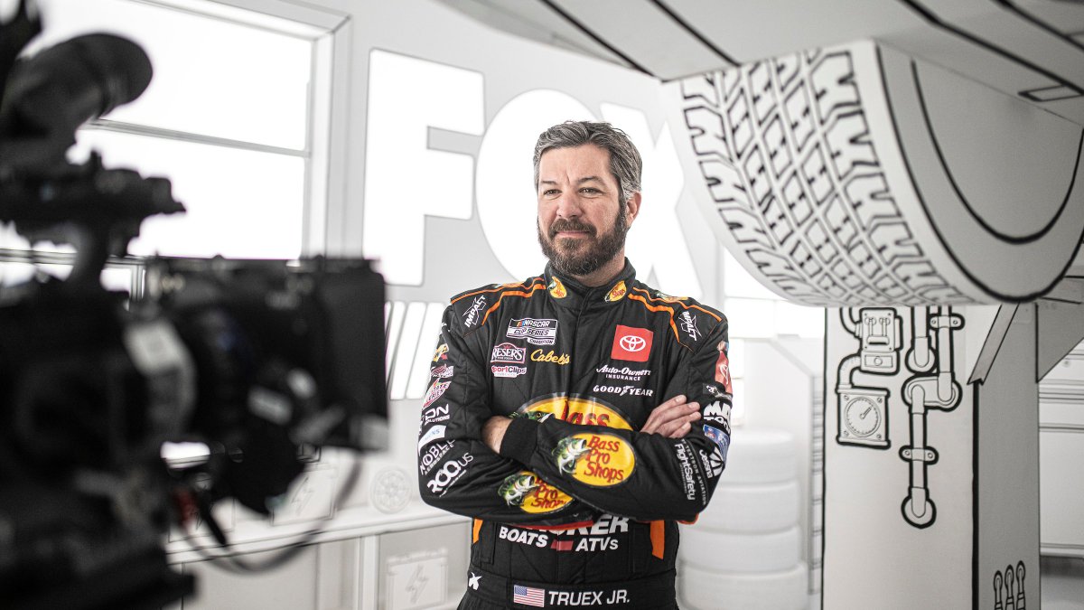 EBASports's tweet photo. TECH UPDATE: #NASCAR Cup Series drivers Kevin Harvick, Martin Truex and Daniel Suarez will sport the #DriversEye cameras for Sunday's race at Sonoma on FOX ... Tyler Reddick will carry a "Foot Cam" for @FOXSports https://t.co/39BiB0EOQ0