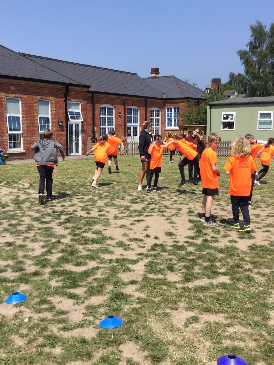 ThamesideSch's tweet photo. What a brilliant day the Year 5s have had doing their Active Leaders Course! They are learning so much and showed great leadership when teaching the Year 2s #BCFtps #BMGtps #PEtps #leadership https://t.co/KkNdrRUkQ2
