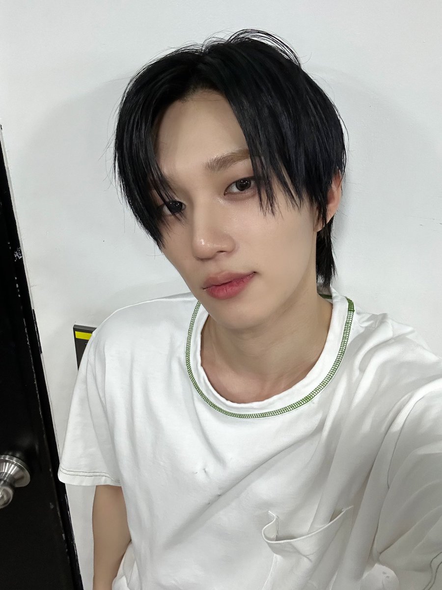 P1H_members's tweet photo. 피스! 오늘 쇼케이스 함께해 주셔서 감사합니다! 내일 6시에 나오니까 JUMP 꼭 들어주세요!!👍🏻

#P1Harmony #THEO https://t.co/cXTf5g4LsR