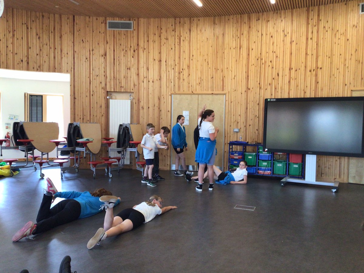 BPortPrimary's tweet image. Storytelling, puppet making and a drama workshop today for Year 6. Feeling free and expressing our creativity, #expressivearts #usingourimagination